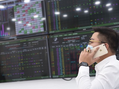 Chứng khoán khó rơi sâu với Covid-19 lần hai