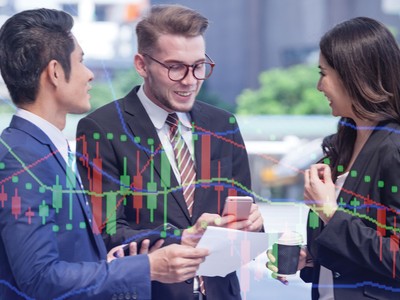 Cổ đông nội bộ: Ngược dòng bán - mua