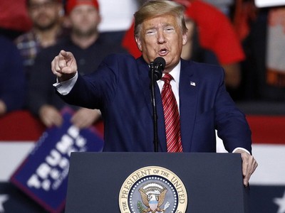 Mỹ cáo buộc Trung Quốc tìm cách can thiệp bầu cử để ông Trump thất cử. (Ảnh minh họa: Reuters).