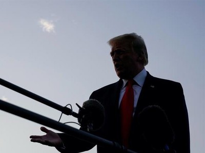 Các tập đoàn công nghệ Mỹ cho rằng chính sách của Tổng thống sẽ "phủ bóng đen" lên nước Mỹ. (Ảnh: Al Jazeera).