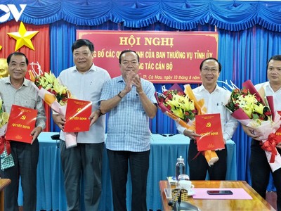 Thành ủy TP. Cà Mau tổ chức triển khai các quyết định điều động nhân sự.