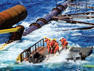 Hạ thủy thiết bị công trình biển.