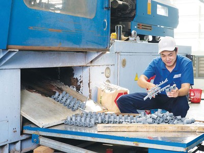 Giá nguyên liệu nhựa vẫn ở vùng thấp tiếp tục là yếu tố hỗ trợ các doanh nghiệp trong ngành.