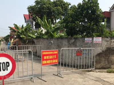 Khu vực cách ly y tế ở thôn Khay, xã Thống Nhất, huyện Gia Lộc. (Ảnh: Mạnh Tú/TTXVN).