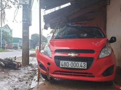 Hiện trường vụ tai nạn chết người do ông Trịnh Đình Nam, là cán bộ công an gây ra.