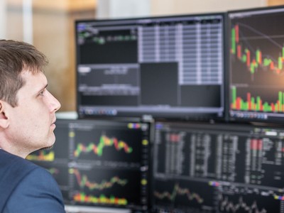 Giao dịch chứng khoán: Quỹ ngoại bất đồng