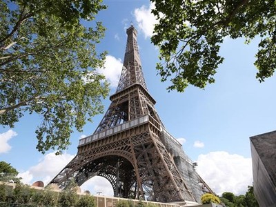 Tháp Eiffel tại thủ đô Paris, Pháp ngày 18/6/2020. (Ảnh: THX/TTXVN).