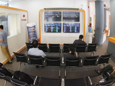 TTCK Việt Nam đang nỗ lực hoàn thiện, tiệm cận với thông lệ quốc tế