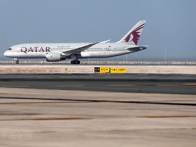 Máy bay của Hãng hàng không Qatar Airways tại sân bay ở Doha, Qatar. (Ảnh: AFP/TTXVN).