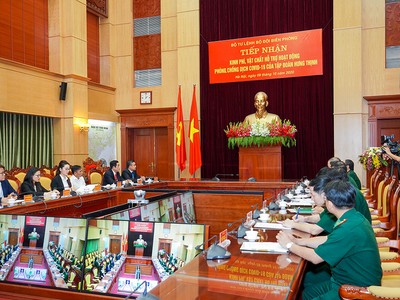 Toàn cảnh buổi lễ trao tặng 10 tỷ đồng nhằm hỗ trợ hoạt động phòng, chống dịch Covid-19 chiều ngày 9/10/2020.