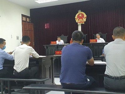 Quy trình khởi kiện đòi nợ của các ngân hàng vẫn rất rườm rà.