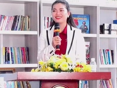 Bà Như điều hành một buổi livestream trấn an khách hàng sau khi Nguyễn Thái Luyện bị bắt.