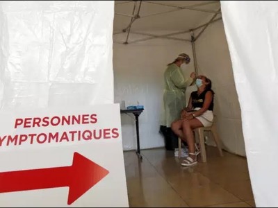 Xét nghiệm Covid-19 ở Pháp. Ảnh: Le Monde.