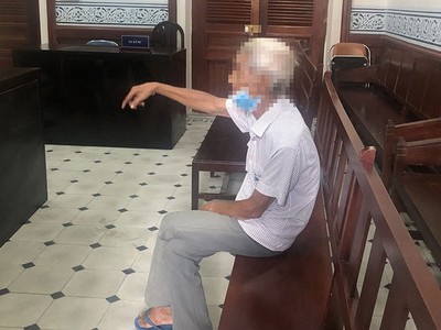 Ông N. đi kiện cháu ngoại đòi tiền.