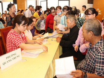 Người lao động tự do ở Hà Nội nhận hỗ trợ từ Gói an sinh 62.000 tỷ đồng.