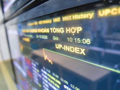 Giao dịch trên UPCoM giúp doanh nghiệp “tập dượt” dần và hoàn thiện các quy chế quản trị nội bộ để đảm bảo tuân thủ đúng quy định khi chính thức niêm yết. Ảnh: Dũng Minh.