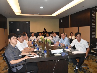 Đại diện UBND tỉnh Bình Thuận trong buổi làm việc với đại diện Tập đoàn Novaland và Bệnh viện Đại học Y Hà Nội.