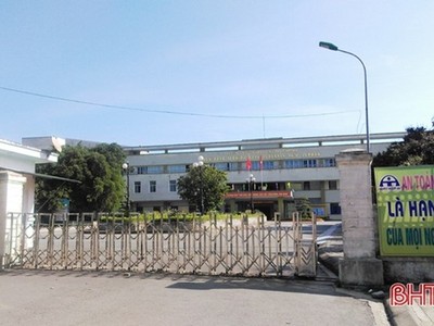 Bệnh viện Đa khoa Thị xã Kỳ Anh nơi tiếp nhận điều trị ban đầu cho 4 người tại xã Kỳ Nam. (Nguồn: baohatinh.vn).