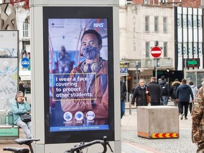 Người dân Anh trong dịch COVID-19. (Ảnh: Standard).