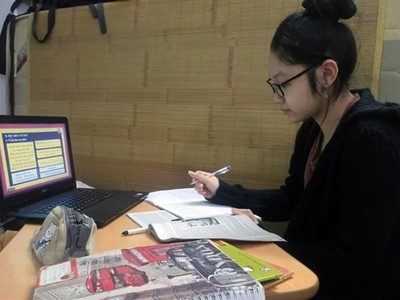 Học sinh học trực tuyến tại nhà. Ảnh minh họa. (Ảnh: TTXVN phát).