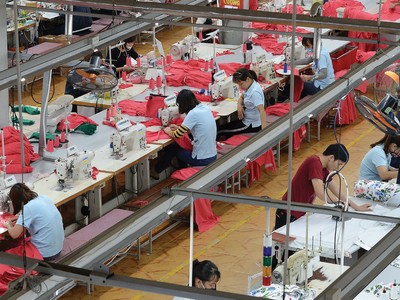 May Sông Hồng vững vàng trước thử thách