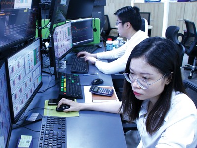 Thị trường chứng khoán: Đỉnh ở phía trước 