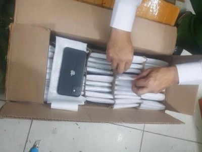 Lô hàng 770 chiếc điện thoại nhập lậu.