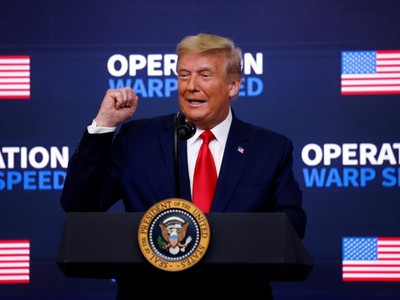 Tổng thống Donald Trump phát biểu tại một sự kiện ở Nhà Trắng ngày 8/12. Ảnh: REUTERS.