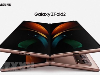 Mẫu smartphone gập mới Galaxy Z Fold 2 được Samsung giới thiệu tại sự kiện Galaxy Unpacked ngày 5/8 vừa qua. (Ảnh: Yonhap/TTXVN).