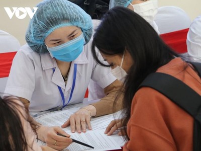 Tình nguyện viên đăng ký tham gia tiêm thử nghiệm vaccine Nanocovax ngày 10/12.