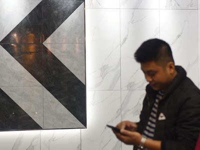 Sản phẩm chính của CVT là các loại gạch lát, gạch ốp, gạch thẻ 