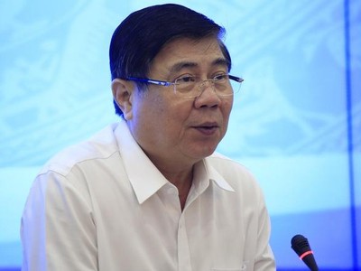 Chủ tịch UBND TPHCM Nguyễn Thành Phong theo dõi chỉ đạo Thành phố Thủ Đức.