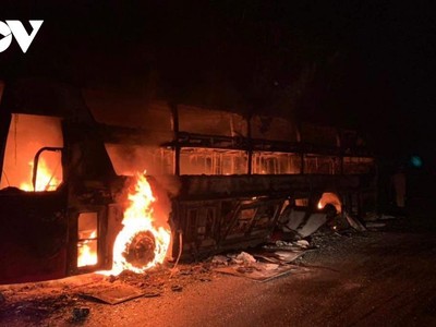 Hiện trường vụ cháy xe.