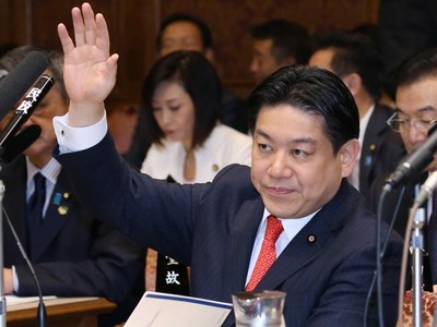 Ông Hata Yuichiro. Ảnh: Nikkei.