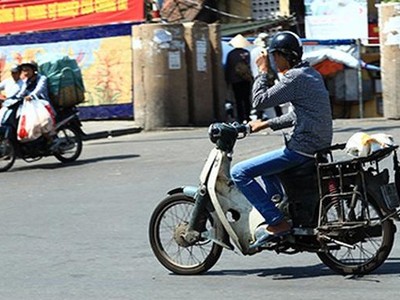 Phương tiện cũ nát lưu thông trên địa bàn Hà Nội (Ảnh: Xuân Ngọc).