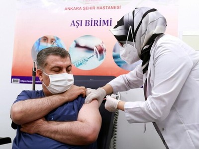 Thổ Nhĩ Kỳ bắt đầu tiêm vaccine ngừa Covid-19. (Ảnh: Reuters).