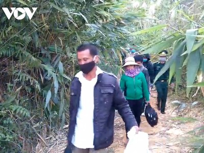 Nhóm người nhập cảnh trái phép bị phát hiện.