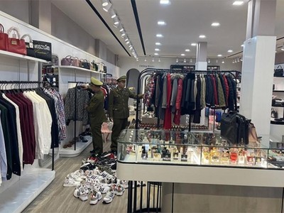 Đội Quản lý thị trường số 1 phát hiện lô hàng hiệu có giá trị hơn 1,5 tỷ đồng không rõ nguồn gốc xuất xứ.