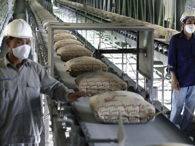 Xi măng Việt Nam có thị trường xuất khẩu lớn nhất là Trung Quốc. Ảnh: Dũng Minh.