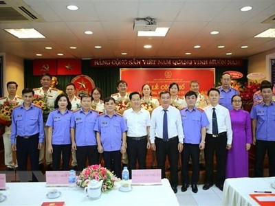 Đại diện lãnh đạo Viện kiểm sát nhân dân tối cao, Ban nội chính Thành ủy Thành phố Hồ Chí Minh, UBND thành phố Thủ Đức tham dự buổi lễ. (Ảnh: Thành Chung/TTXVN).
