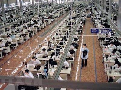 Công ty May Sông Hồng (Nam Định). (Ảnh: Bùi Tường/TTXVN).