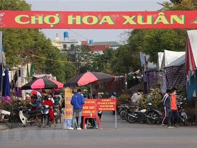 Chốt kiểm soát dịch COVID-19 tại Hưng Yên. (Ảnh: Đinh Tuấn/TTXVN).