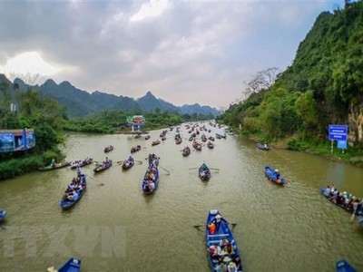 Lễ hội Chùa Hương (Hà Nội) năm 2020. (Ảnh: Thanh Tùng/TTXVN).