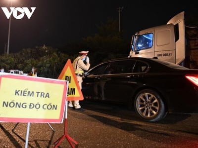 Lực lượng CSGT toàn quốc tăng cường xử lý nồng độ cồn.