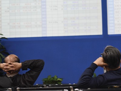 Chỉ số VN-Index trong tháng đầu năm 2021 giảm 4,28%.