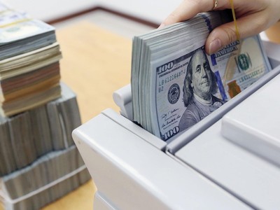 Một trong những tâm lý chính hiện nay là “tiền mặt là rác”, khi mà lãi suất rất thấp.