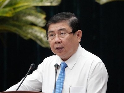 Chủ tịch UBND TPHCM Nguyễn Thành Phong yêu cầu quận Tân Bình báo cáo kết quả kiểm điểm Chủ tịch UBND phường 1 vì để tập trung đông người giữa mùa dịch.