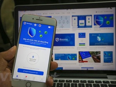 Ứng dụng Bluezone được đông đảo người Việt Nam sử dụng. (Ảnh: Minh Sơn/Vietnam+).