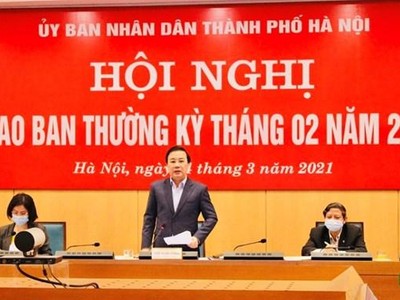 Phó Chủ tịch Ủy ban nhân dân thành phố Hà Nội Chử Xuân Dũng, chủ trì cuộc họp của Ban chỉ đạo phòng chống dịch bệnh COVID-19. (Ảnh: PV/Vietnam+).