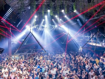 Hoạt động vũ trường, quán bar, karaoke tại TPHCM tiếp tục phải tạm dừng đến khi có thông báo mới.